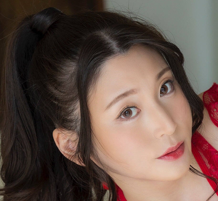 【50名】2/14(土)12:00～★東実果★サイン・撮影会【ジーウォーク】