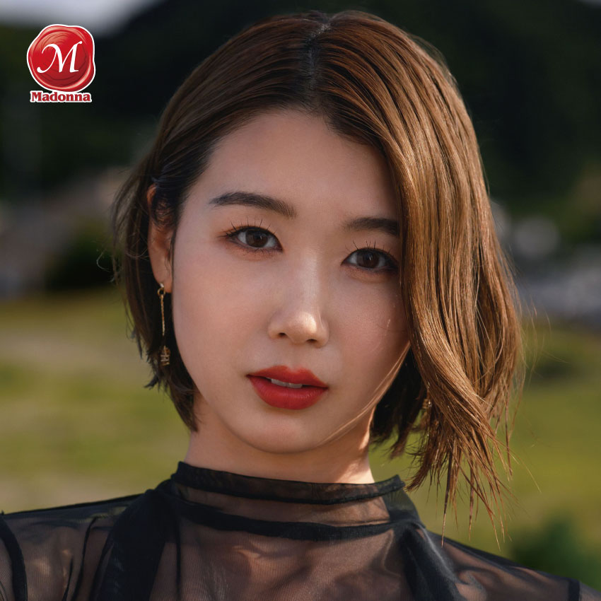 【1/18(日) 17:00 〜】Madonna主催『何度も振り返りたくなる「5度見」美人妻、Madonna専属結城花乃羽さんイベント！』【買取販売市場ムーランAKIBA】